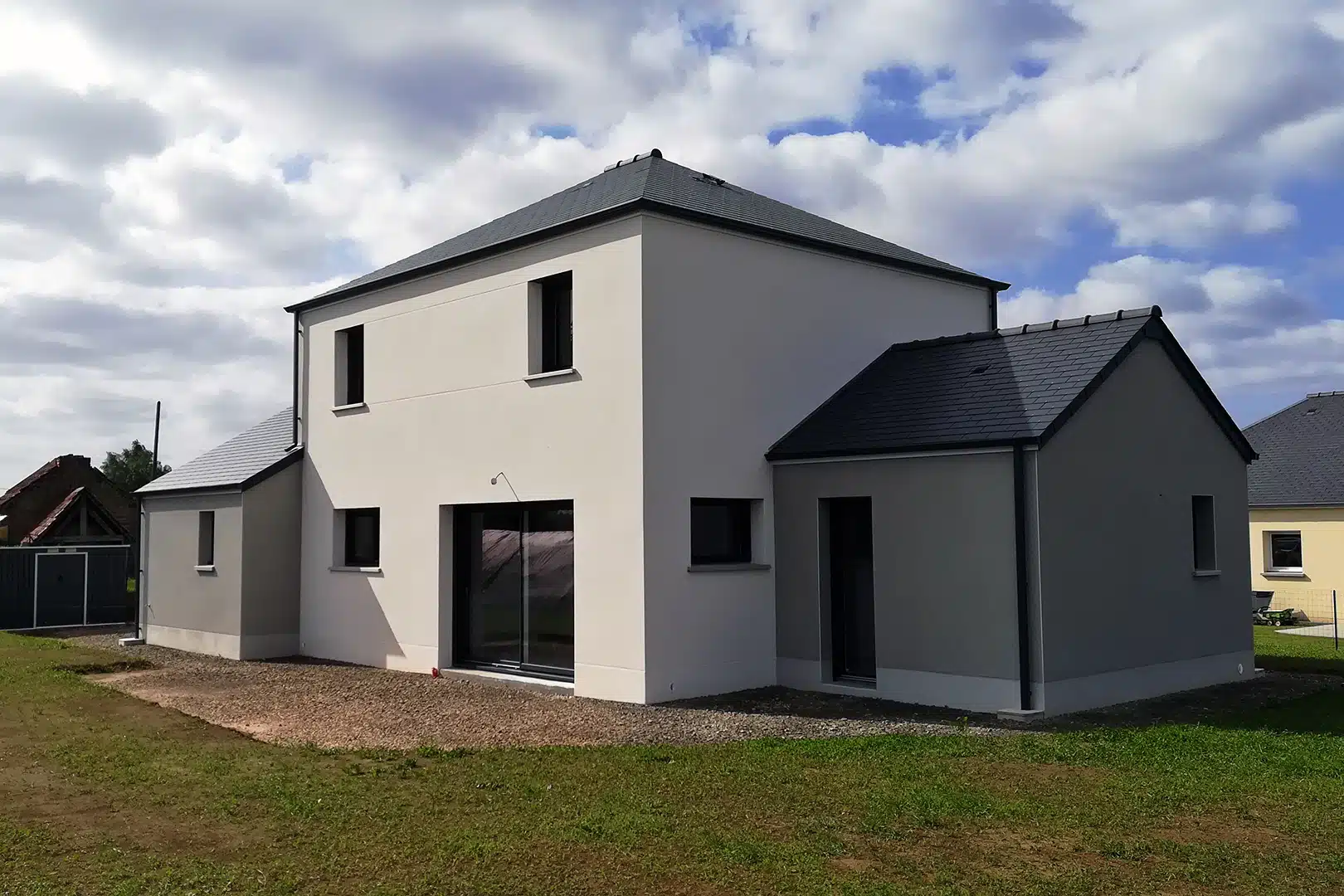 Maison individuelle avec étage et garage